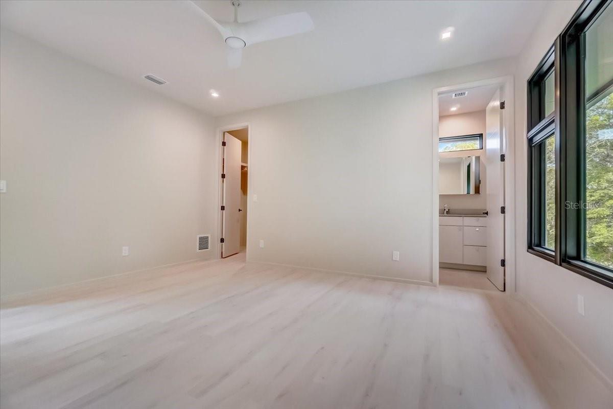 FOREST HILLS - Residential