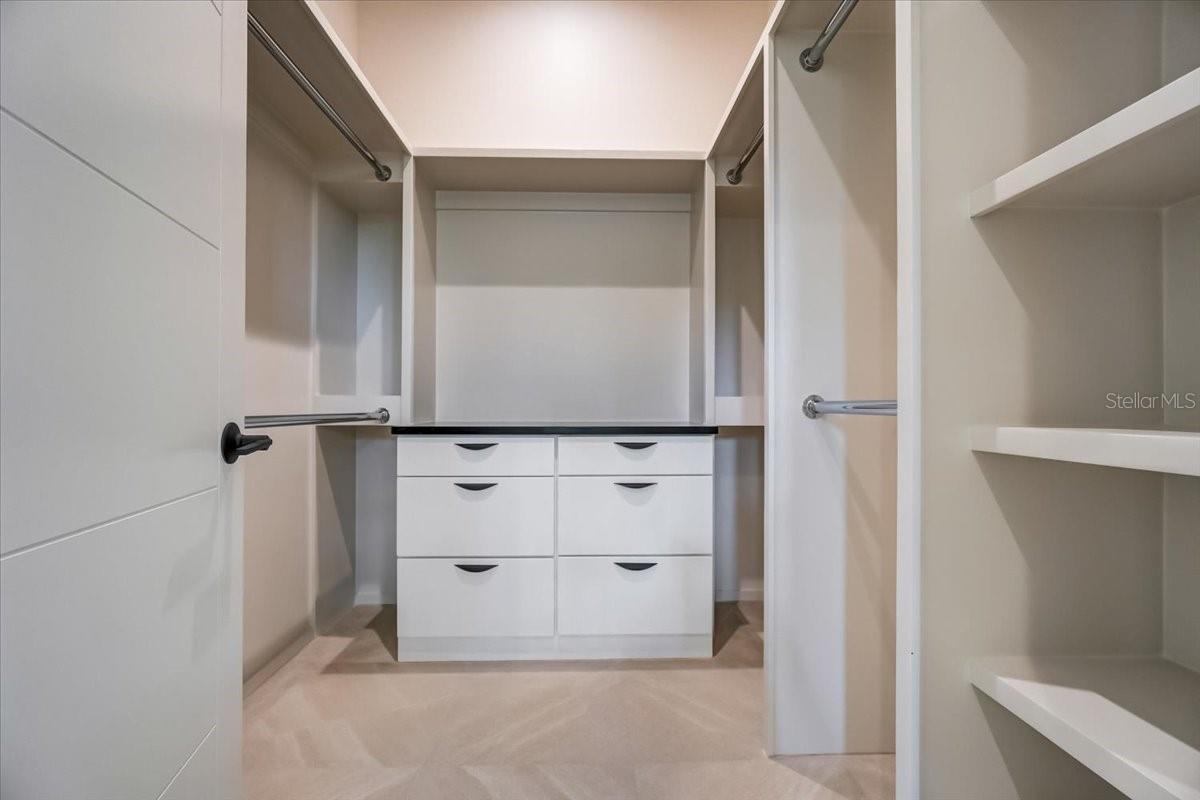 FOREST HILLS - Residential