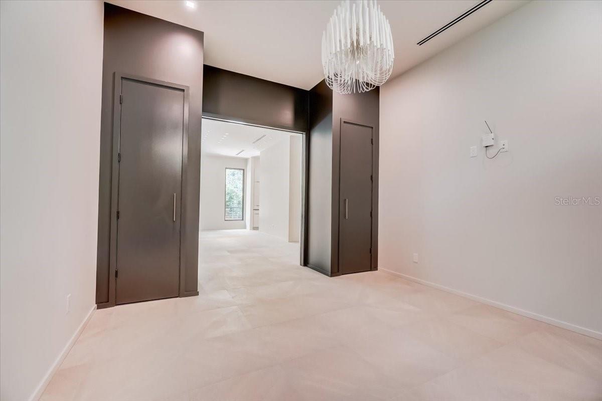 FOREST HILLS - Residential