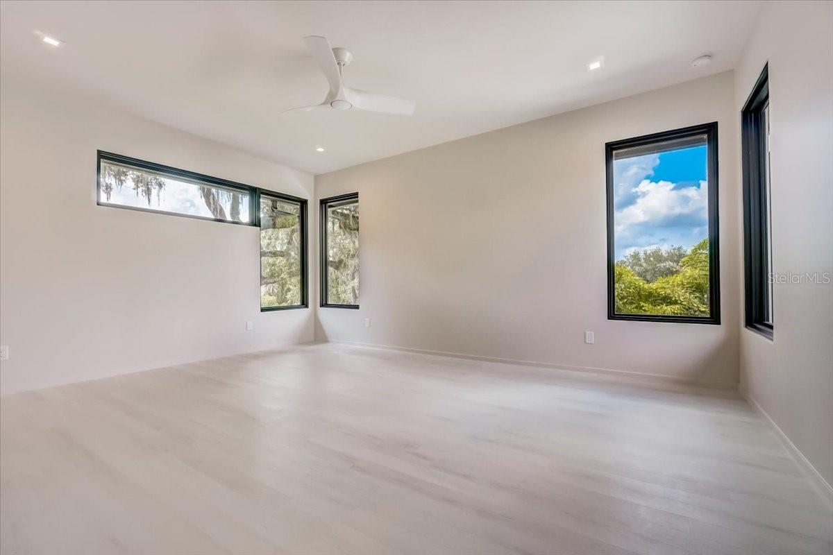 FOREST HILLS - Residential