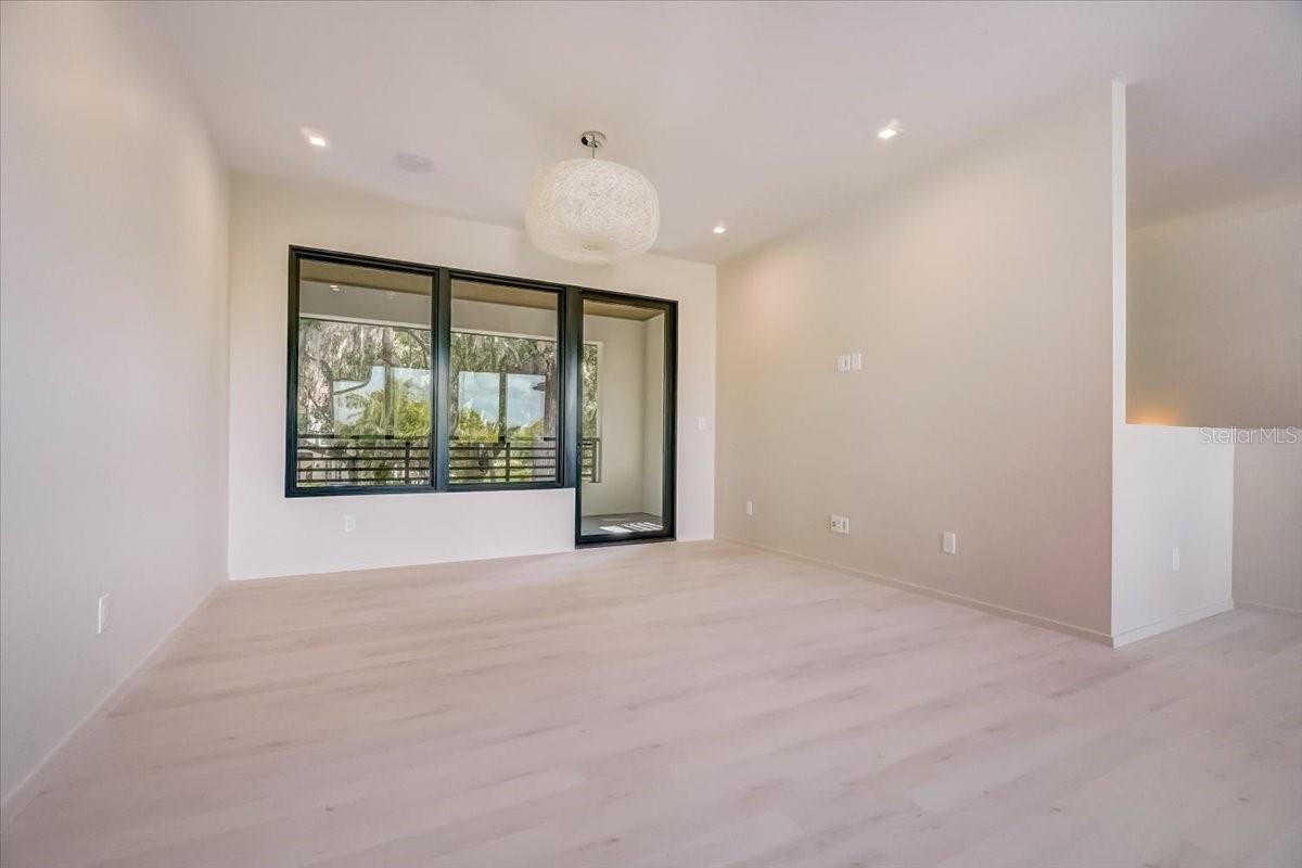 FOREST HILLS - Residential