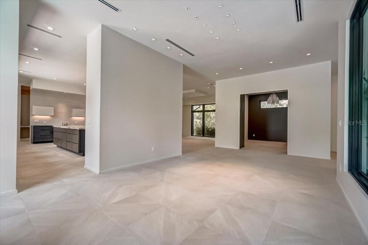 FOREST HILLS - Residential