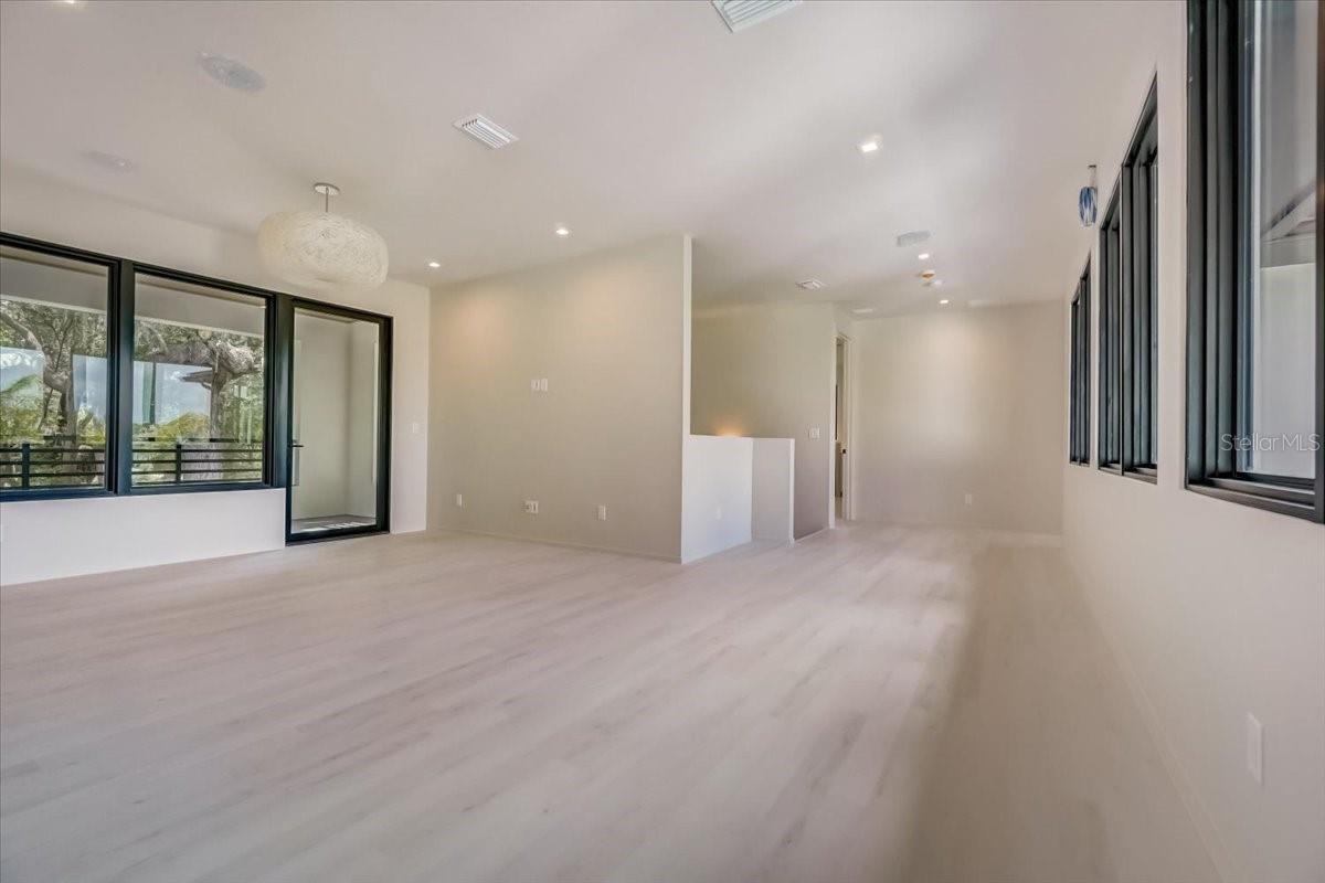 FOREST HILLS - Residential