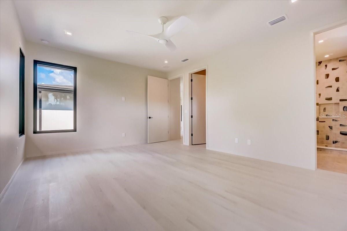 FOREST HILLS - Residential