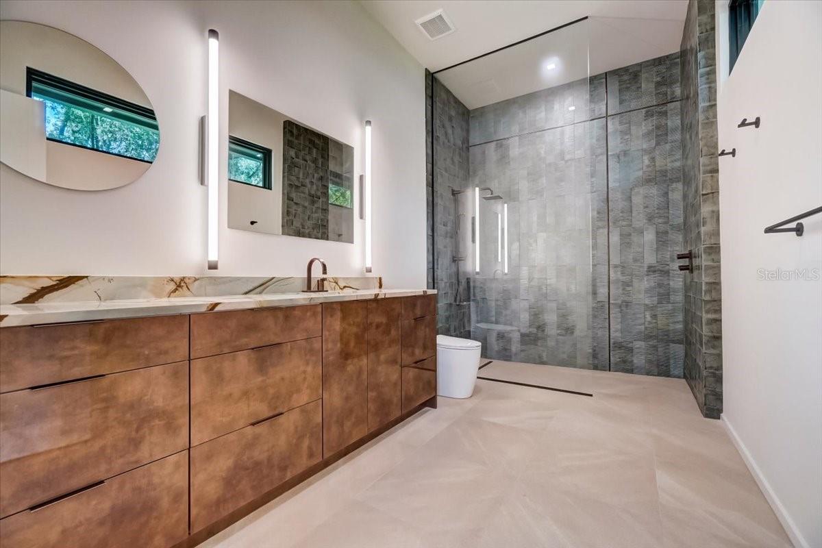 FOREST HILLS - Residential