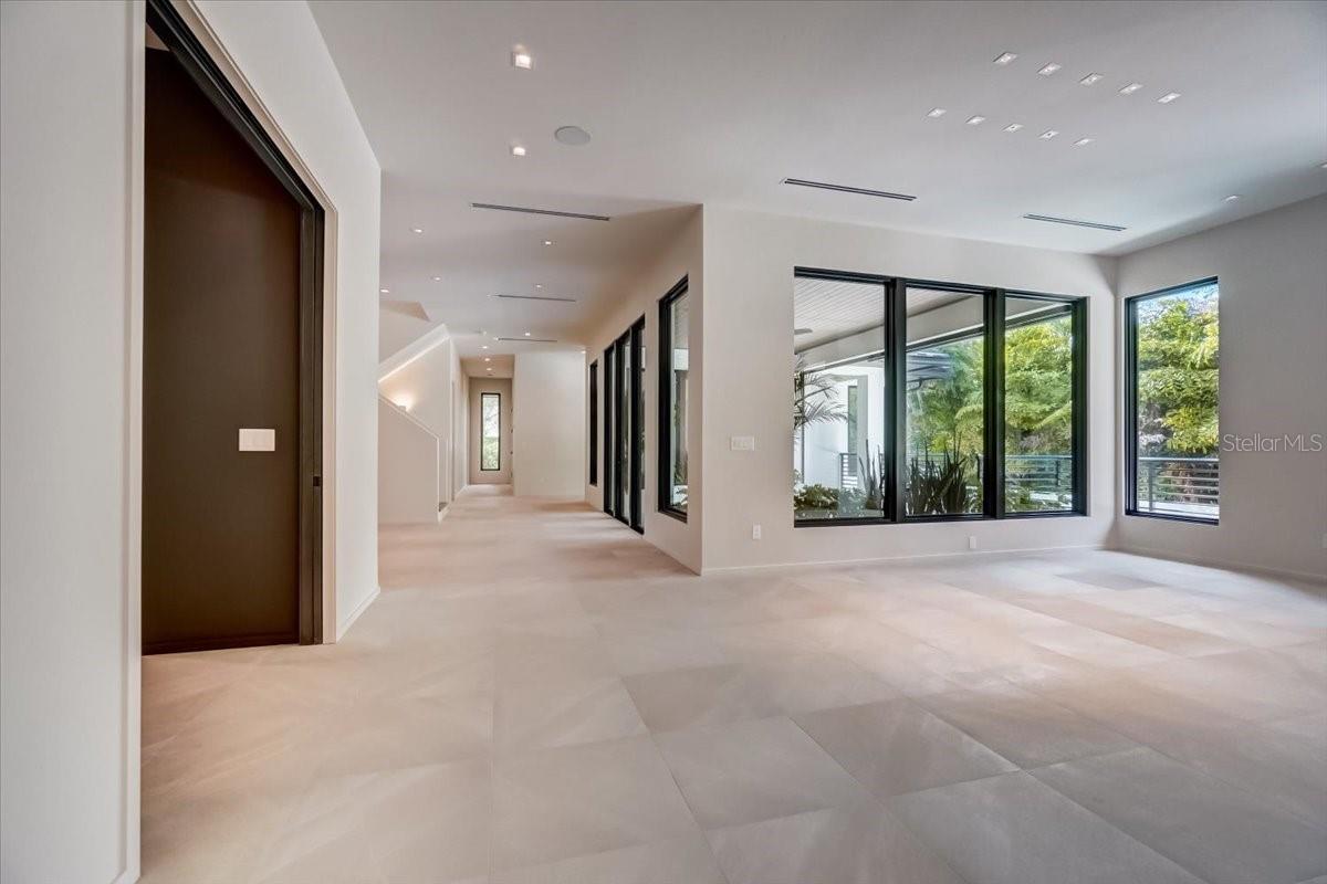 FOREST HILLS - Residential