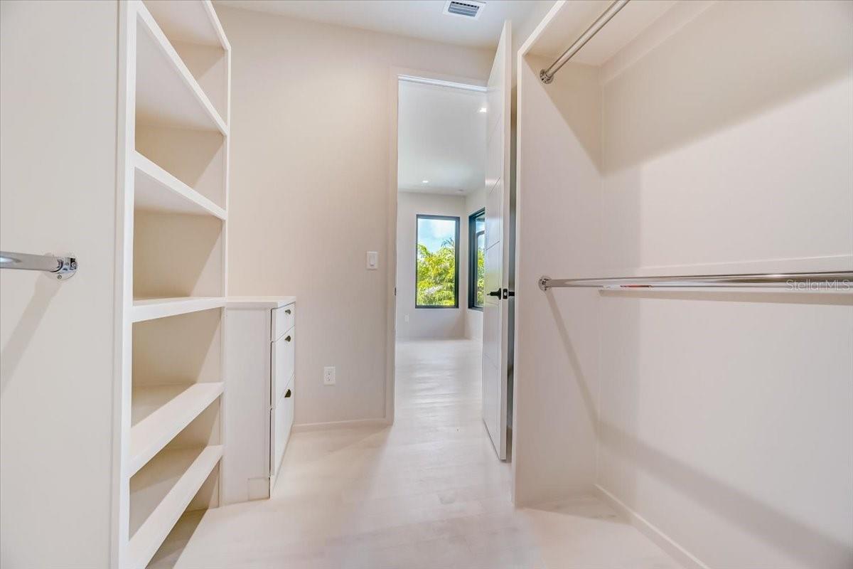 FOREST HILLS - Residential