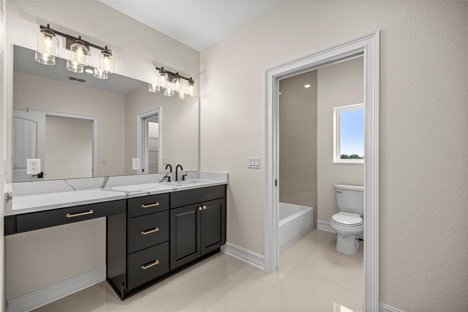 JULIET MDWS 4 - Residential