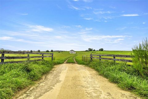 Tiny photo for 21786 NW 27th Street, Morriston, FL 32668 (MLS # OM708110)