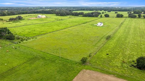 Tiny photo for 21786 NW 27th Street, Morriston, FL 32668 (MLS # OM708110)