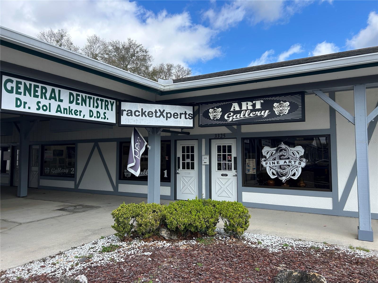 Retail and Office space
Zoned B2A, AADT 24,500 cars each day (FDOT 2022)
Frontage on SR40 / with access road for easy egress and ingress
Parcel ID: 26890-014-00
Close to great Ocala amenities including restaurants, Lowes, Walmart, and Publix
Unit 3325, 2000sf: A former Fine Art studio featuring large lobby reception, large open room, 3 offices, breakroom, 2 bathrooms. 2000sf x $17/sf/yr = 2,833.33/mo plus ST.