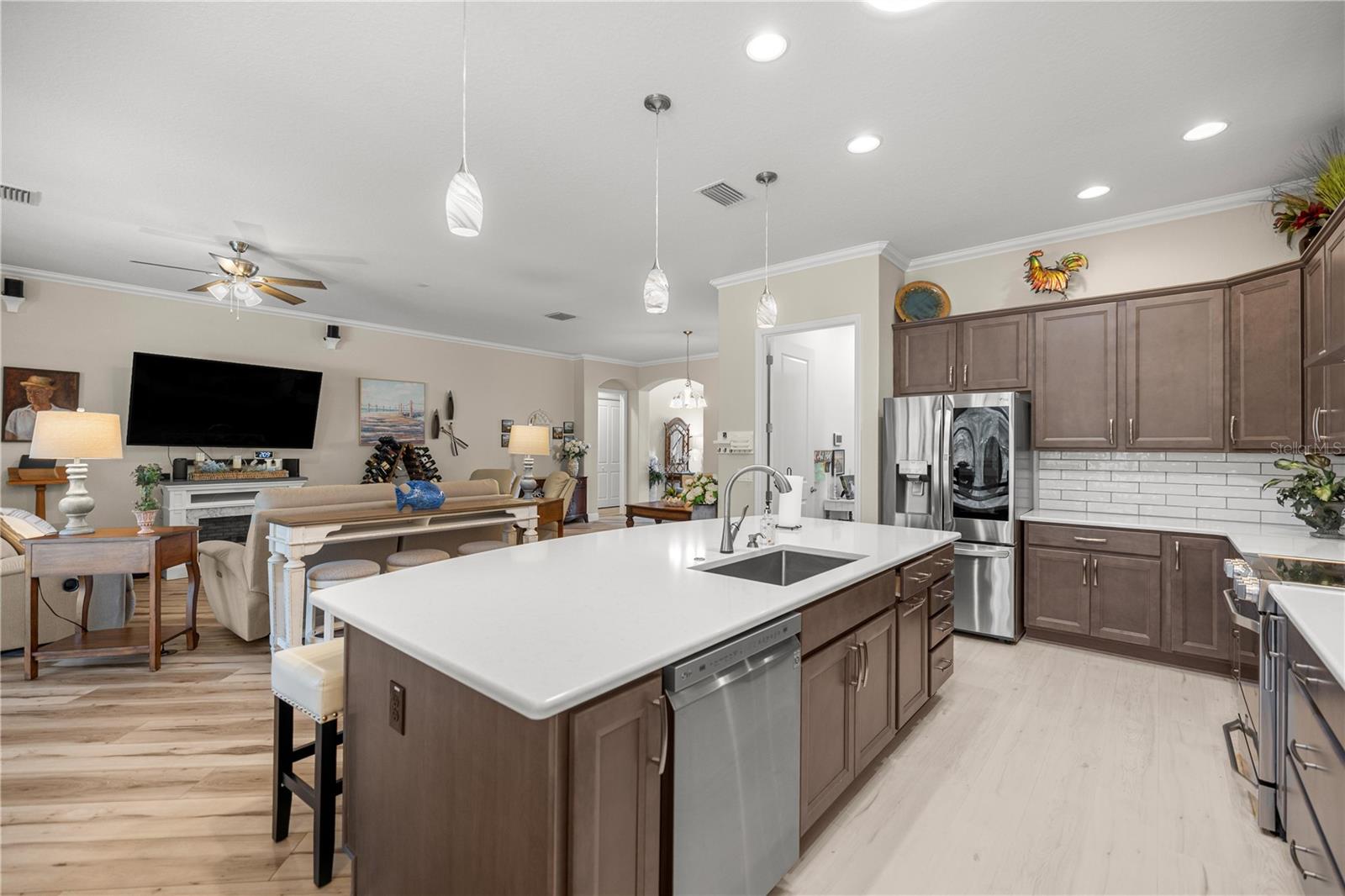 VILLAGES/SOUTHERN OAKS UN 46 - Residential