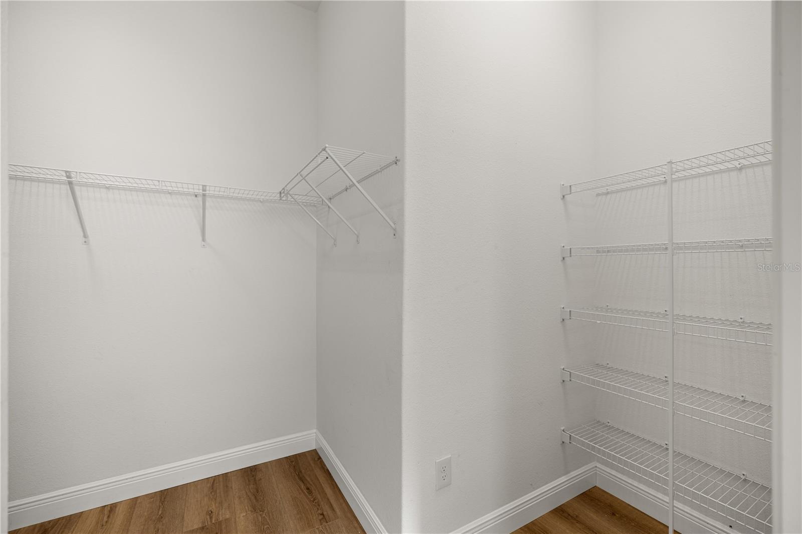 VILLAGES/SOUTHERN OAKS UN 46 - Residential