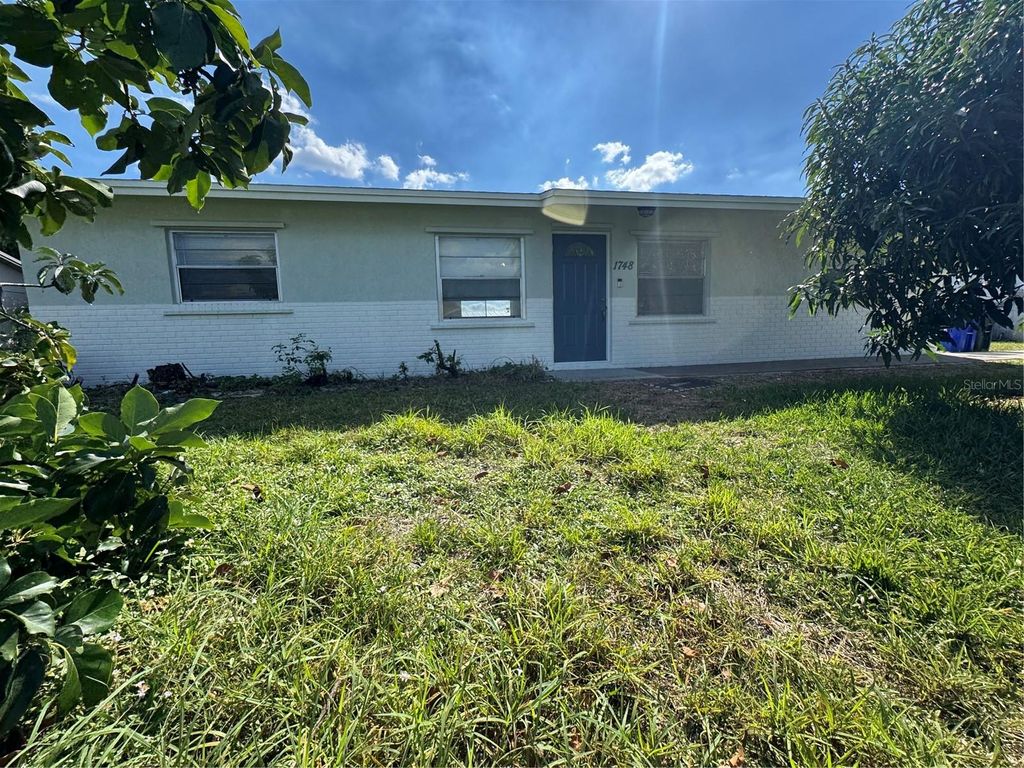 Photo of 1748 SE Monroe Street, Stuart, FL 34997 (MLS # S5139469)