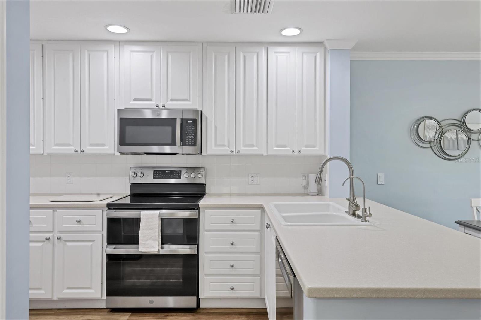 VILLAGEWALK - Residential