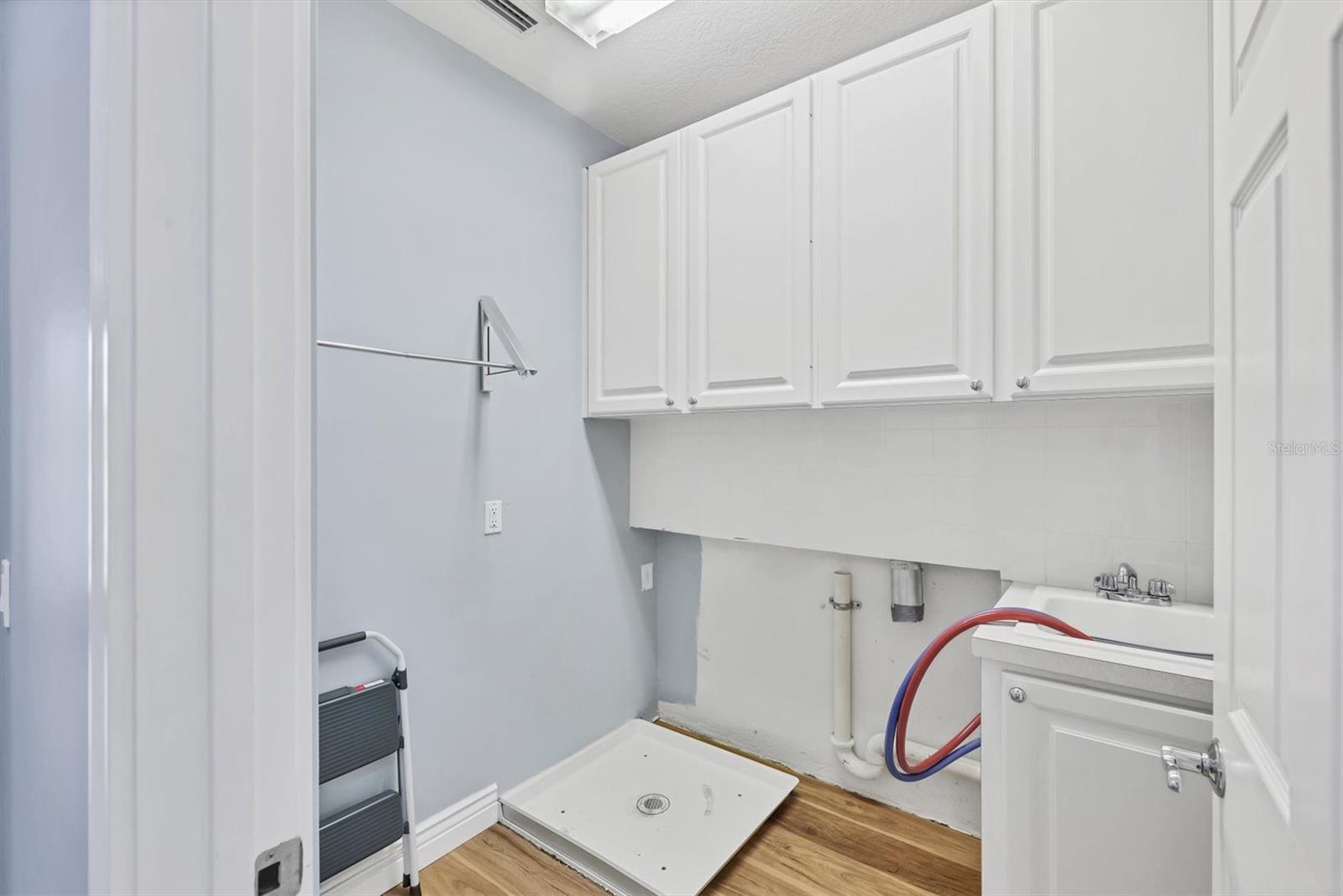 VILLAGEWALK - Residential