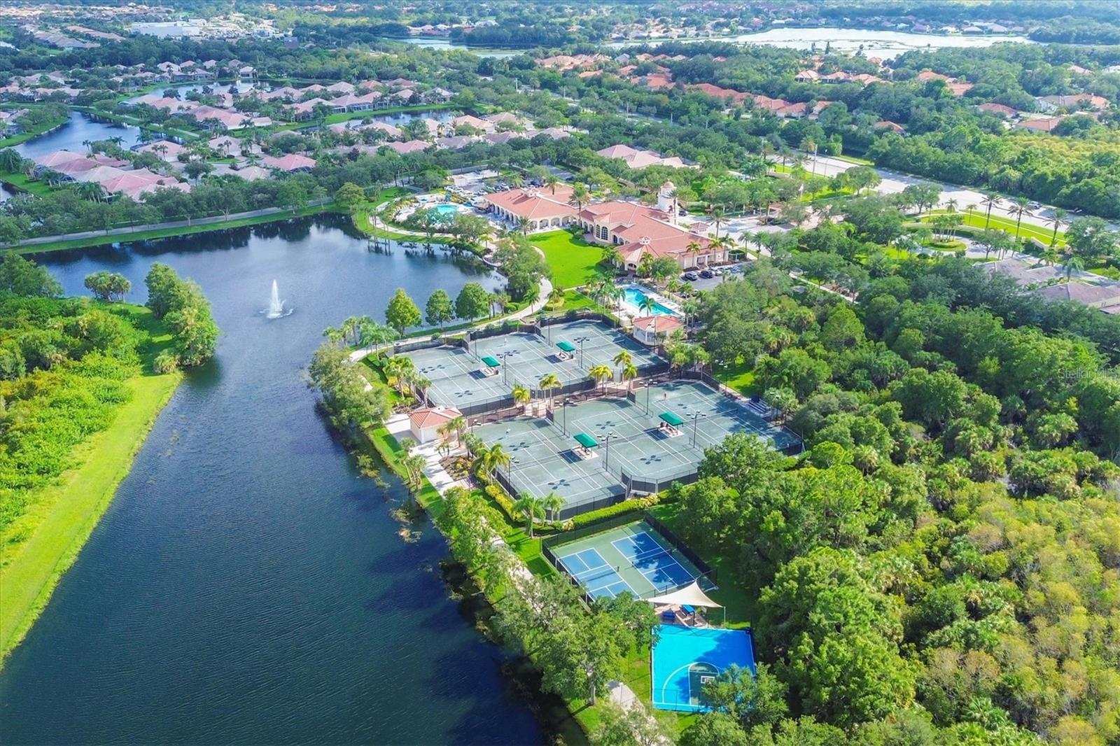 VILLAGEWALK - Residential