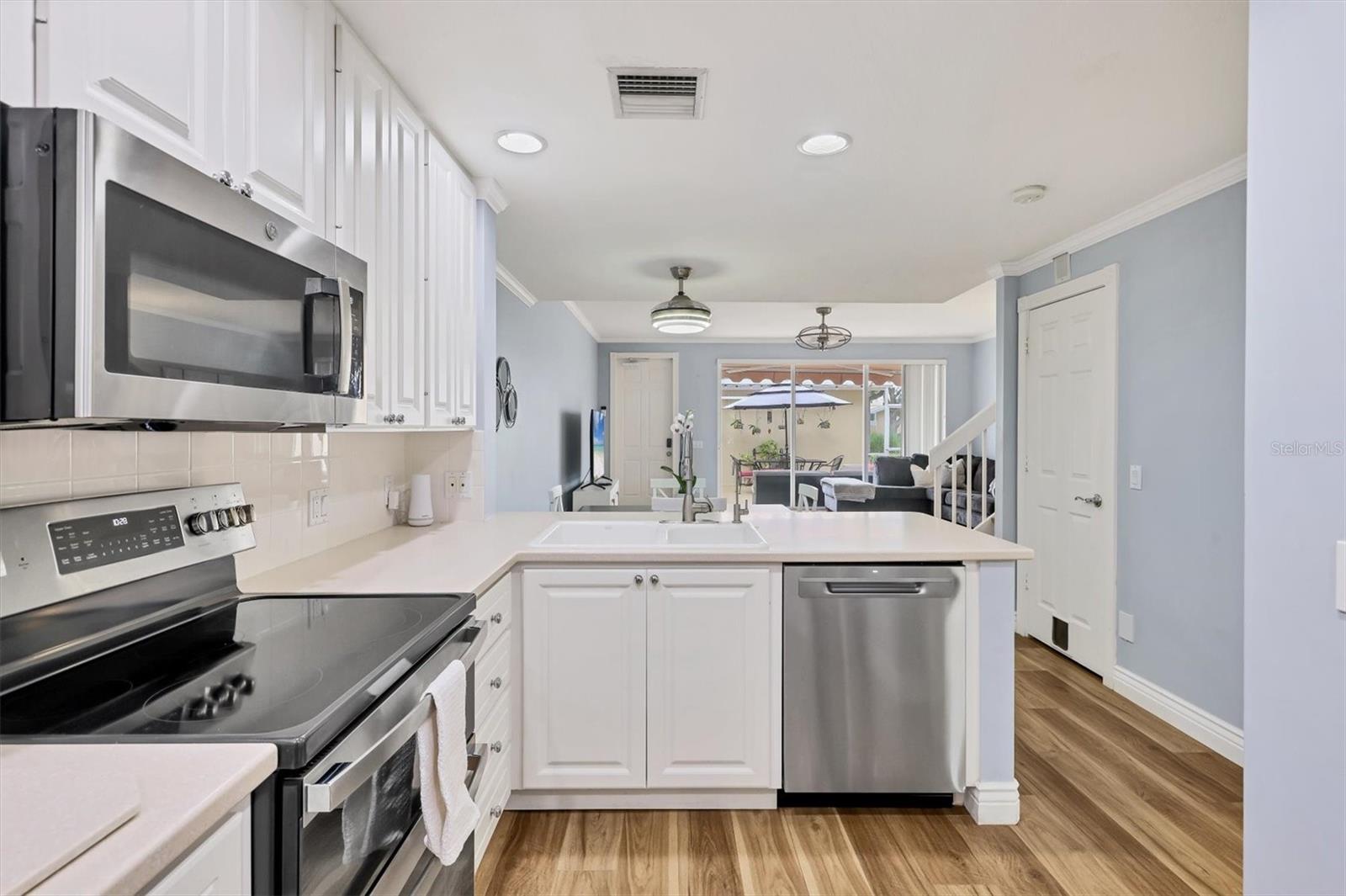 VILLAGEWALK - Residential