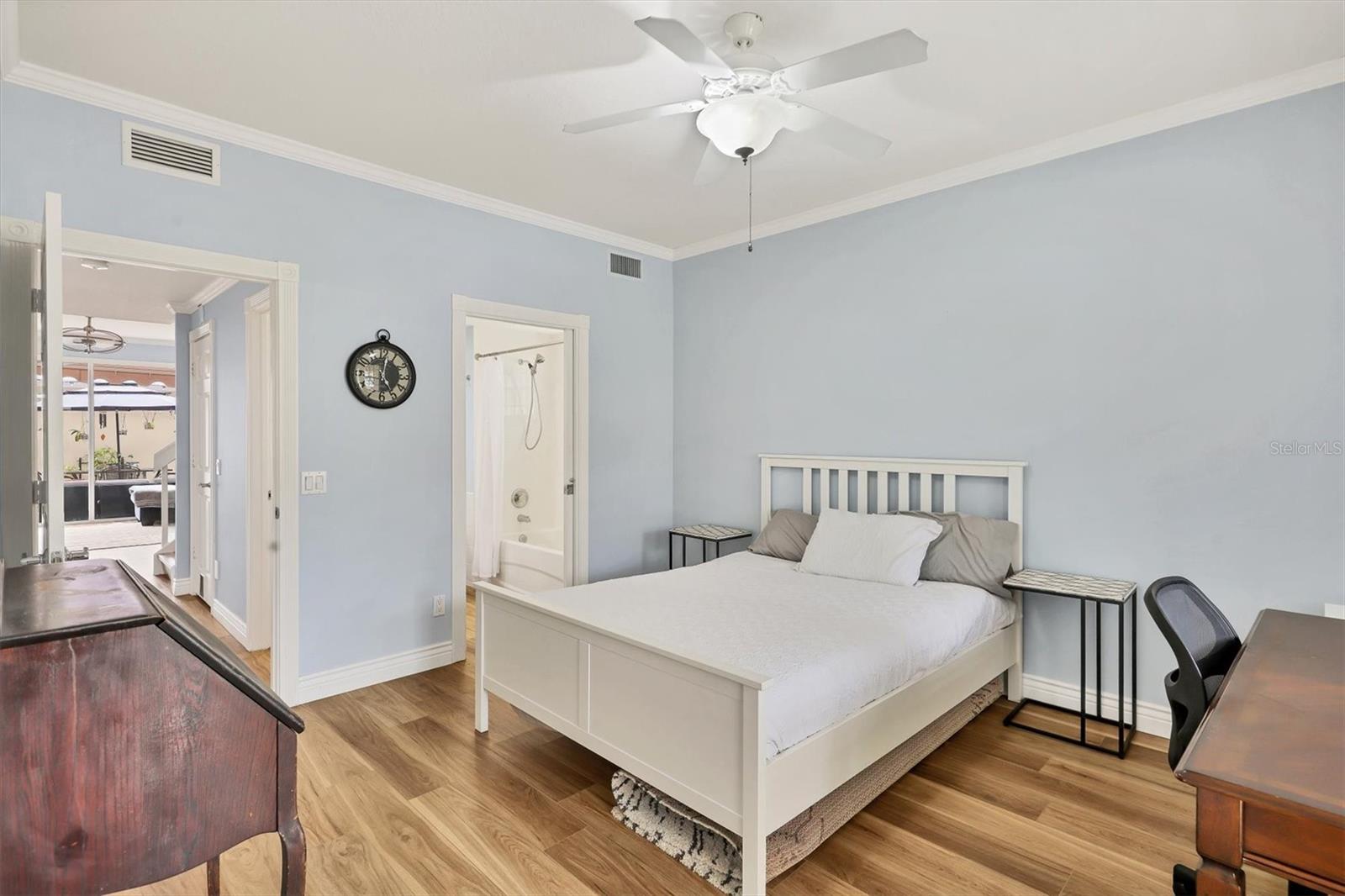 VILLAGEWALK - Residential