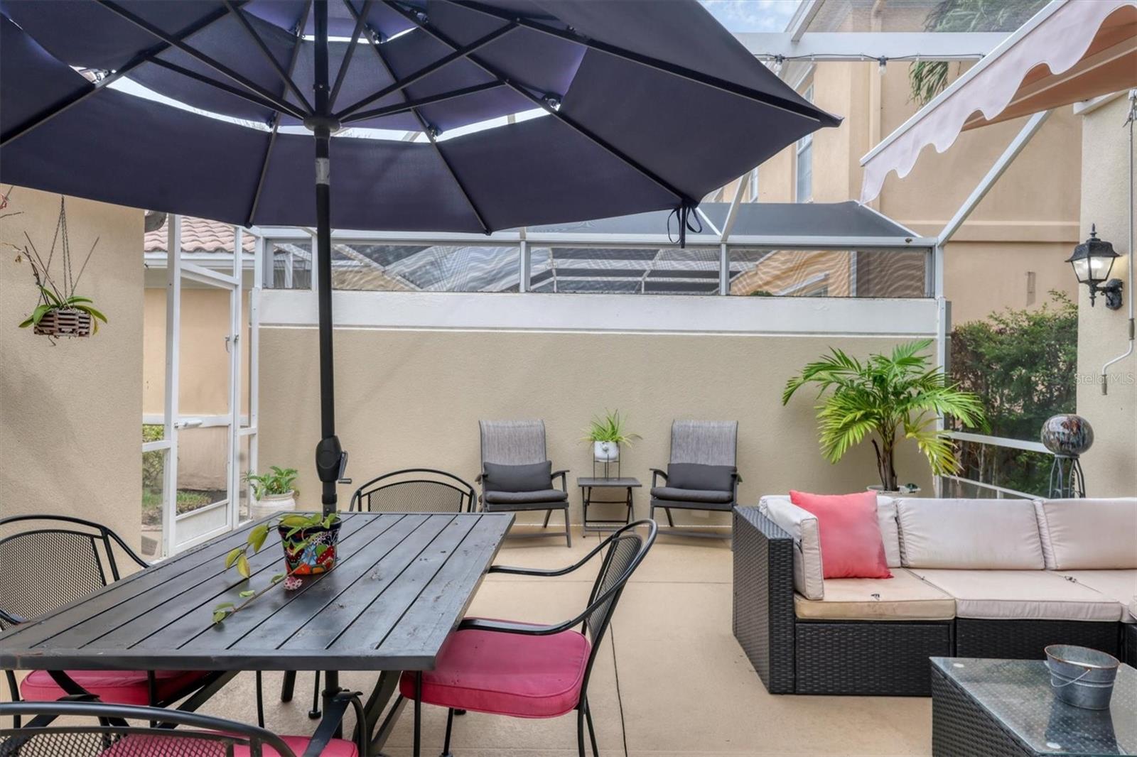 VILLAGEWALK - Residential