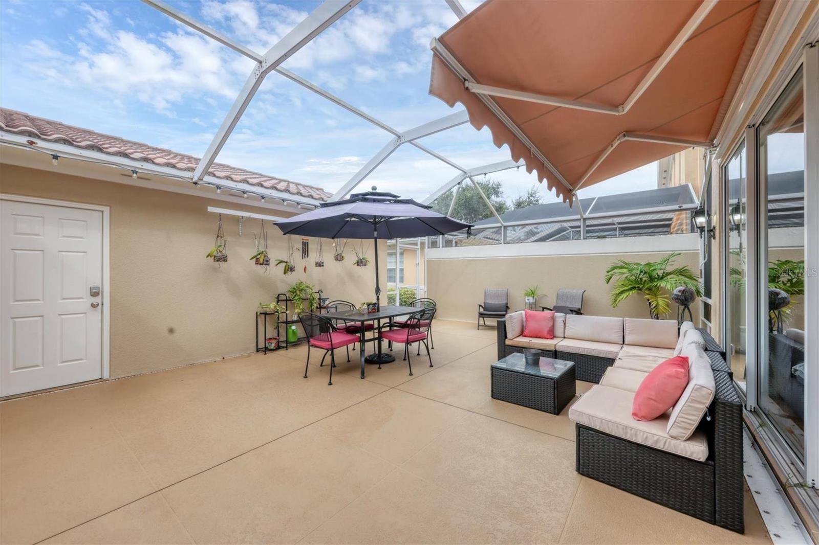 VILLAGEWALK - Residential