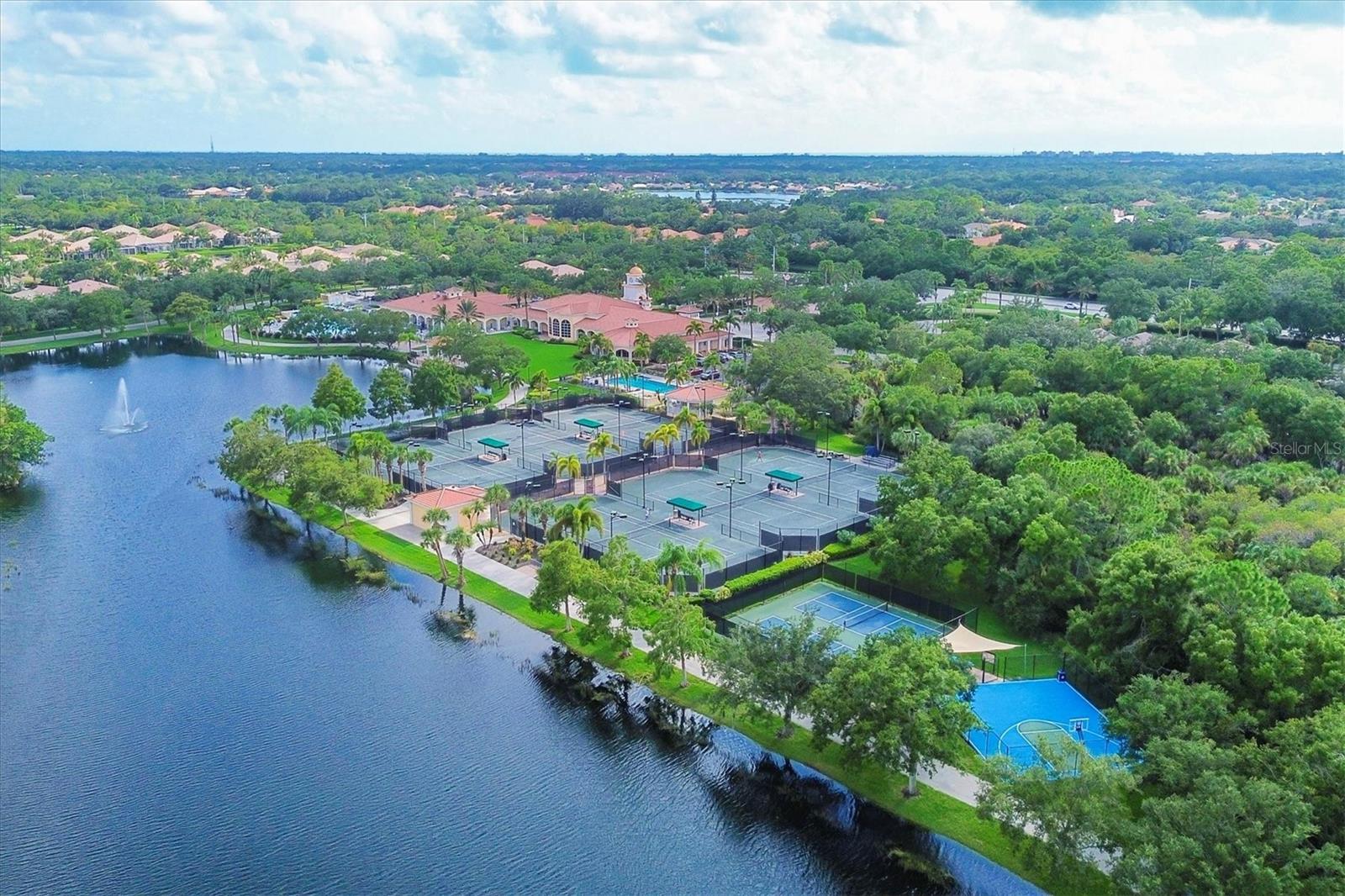 VILLAGEWALK - Residential