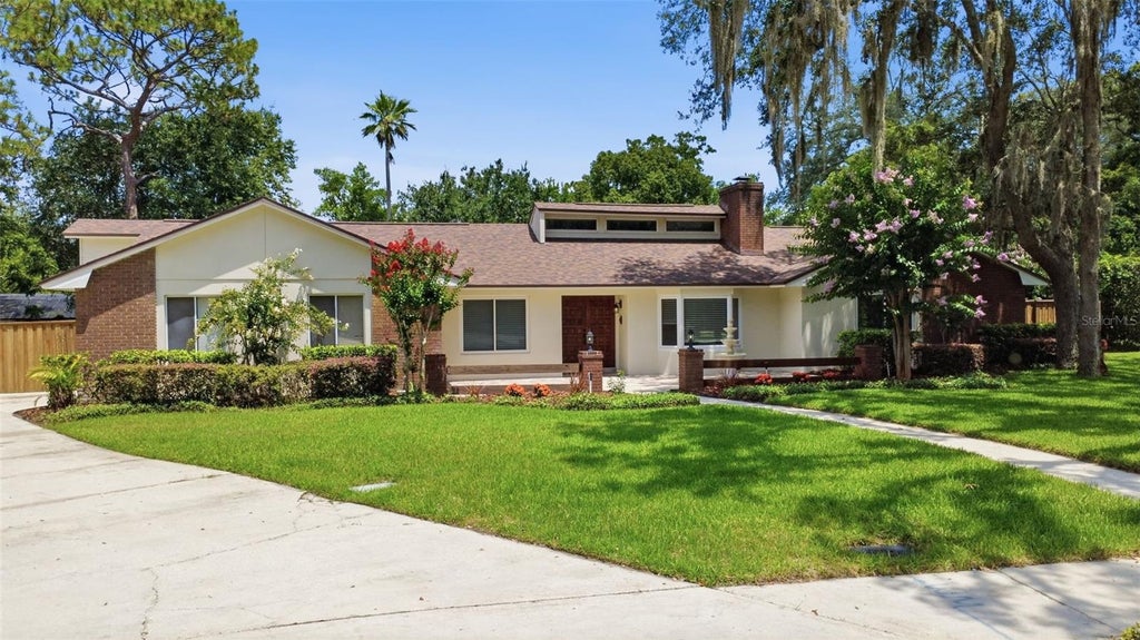 Photo of 210 W Ridgewood Court, Longwood, FL 32779 (MLS # O6424253)