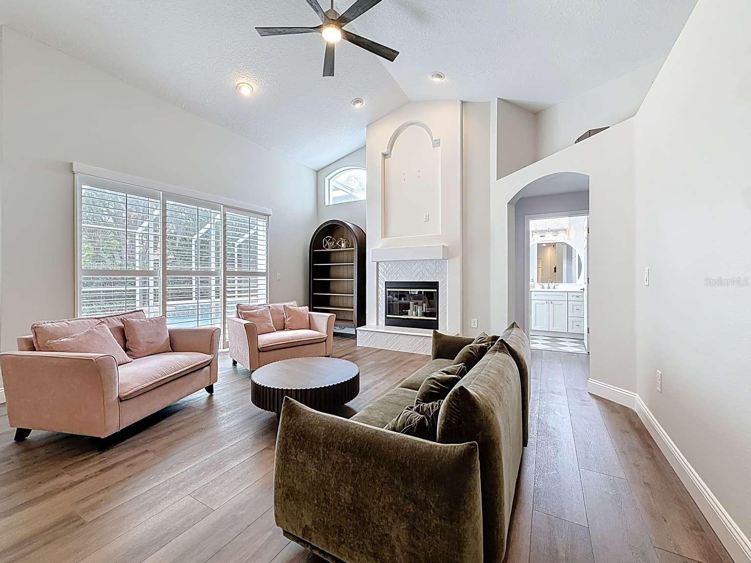 CROSS POINTE - Residential
