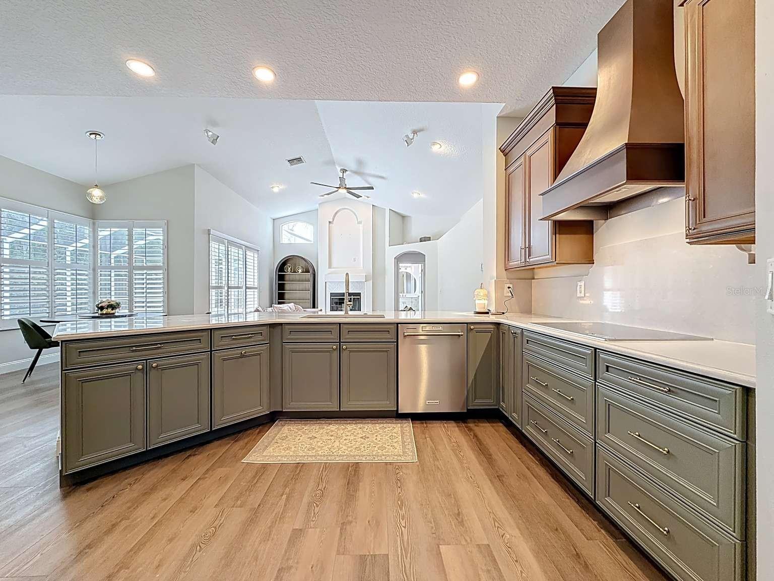 CROSS POINTE - Residential