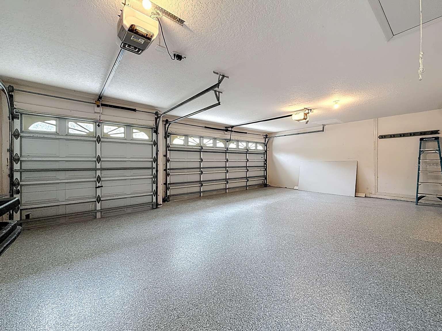 CROSS POINTE - Residential