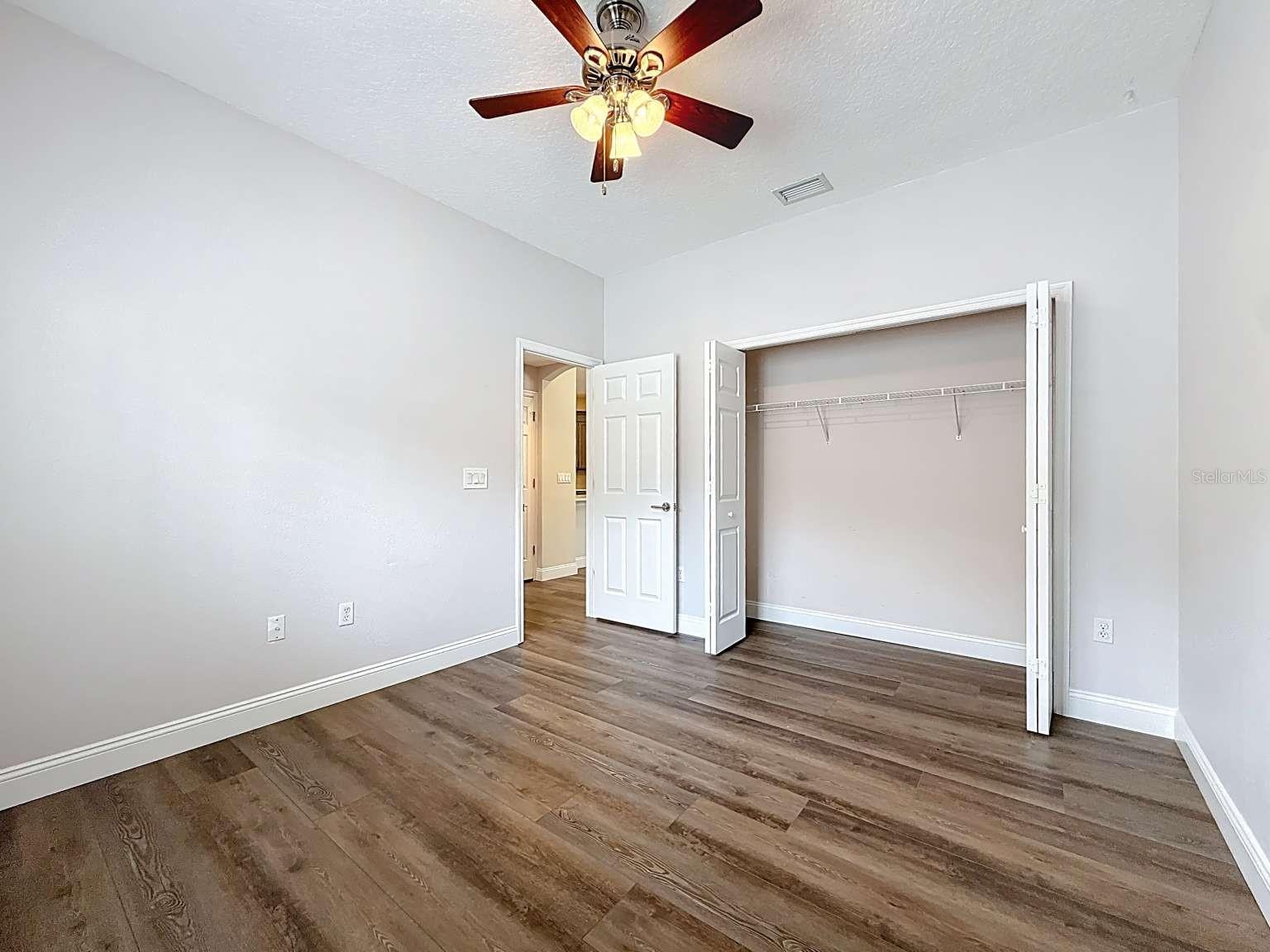 CROSS POINTE - Residential