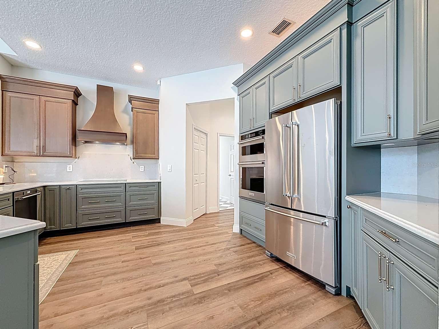 CROSS POINTE - Residential