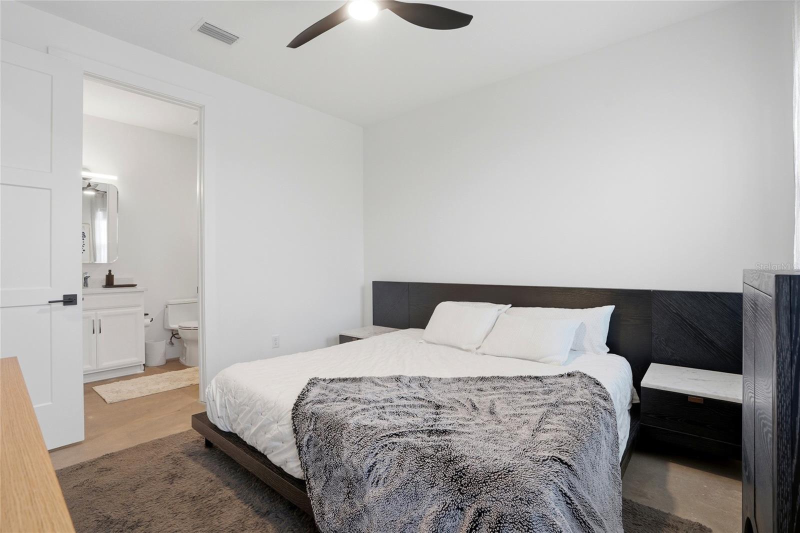 CANVAS TWNHMS - Residential