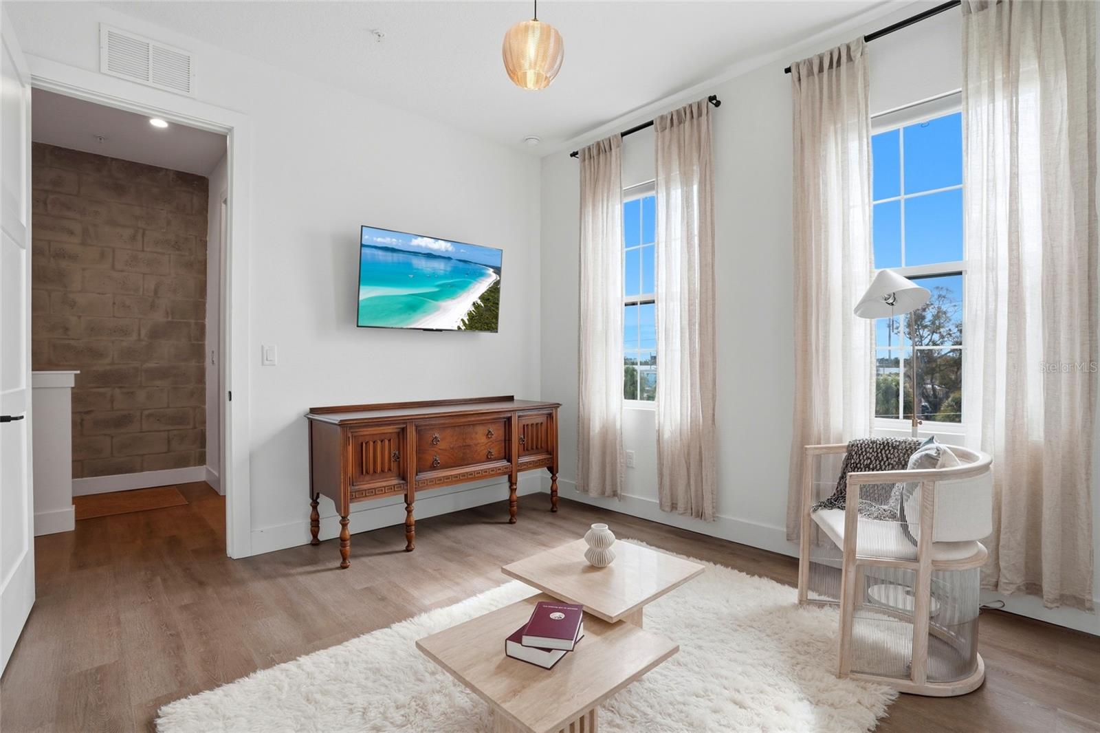 CANVAS TWNHMS - Residential