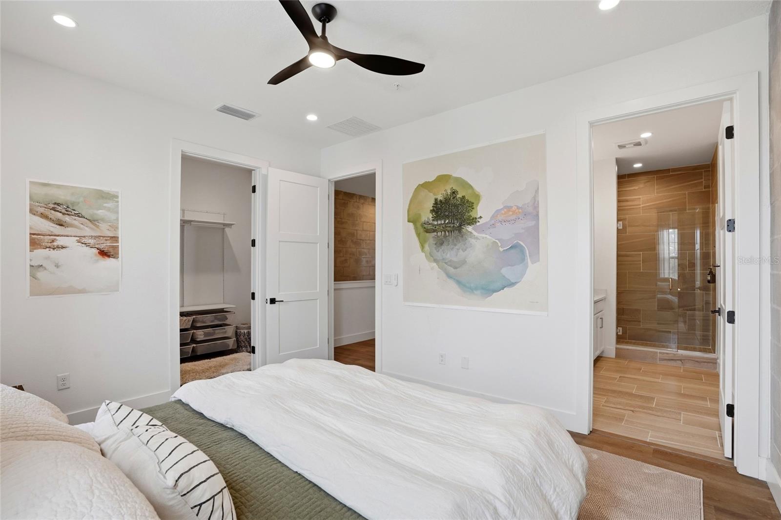 CANVAS TWNHMS - Residential