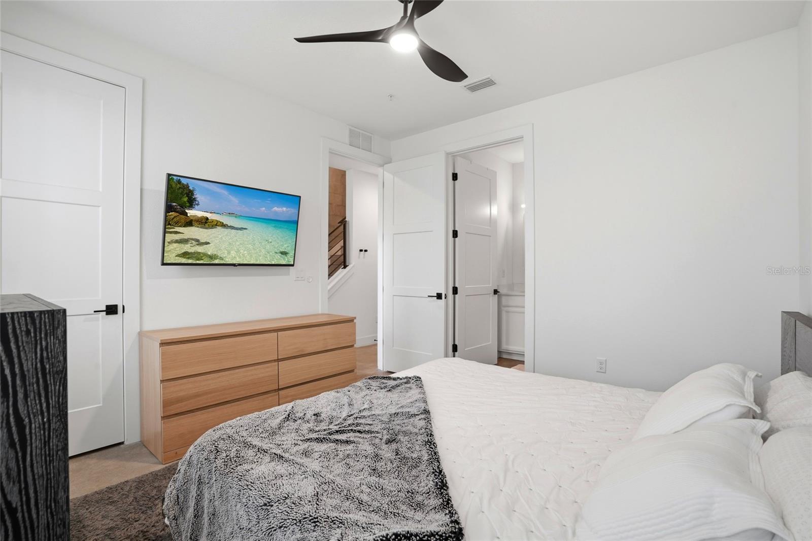 CANVAS TWNHMS - Residential