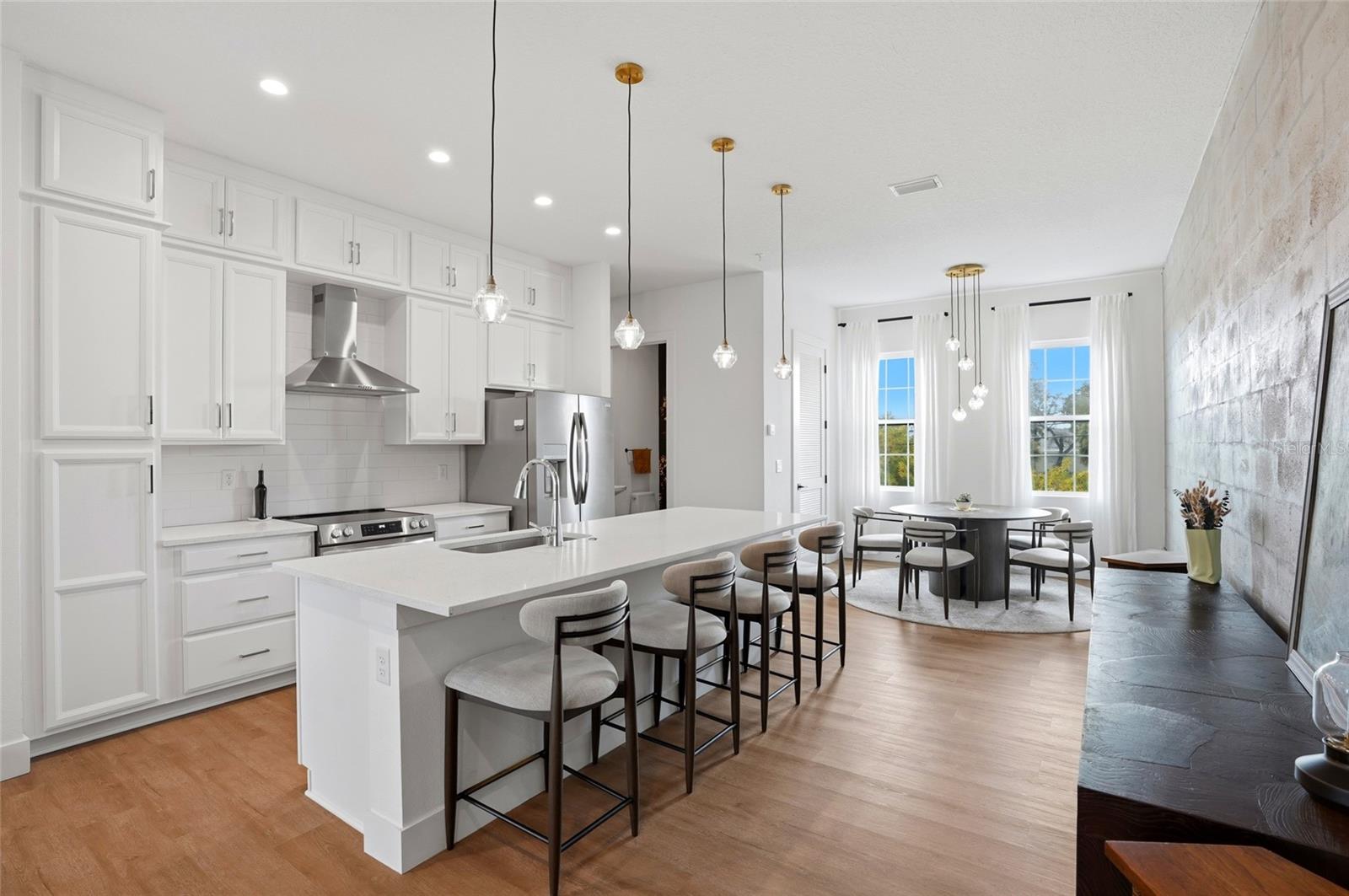 CANVAS TWNHMS - Residential