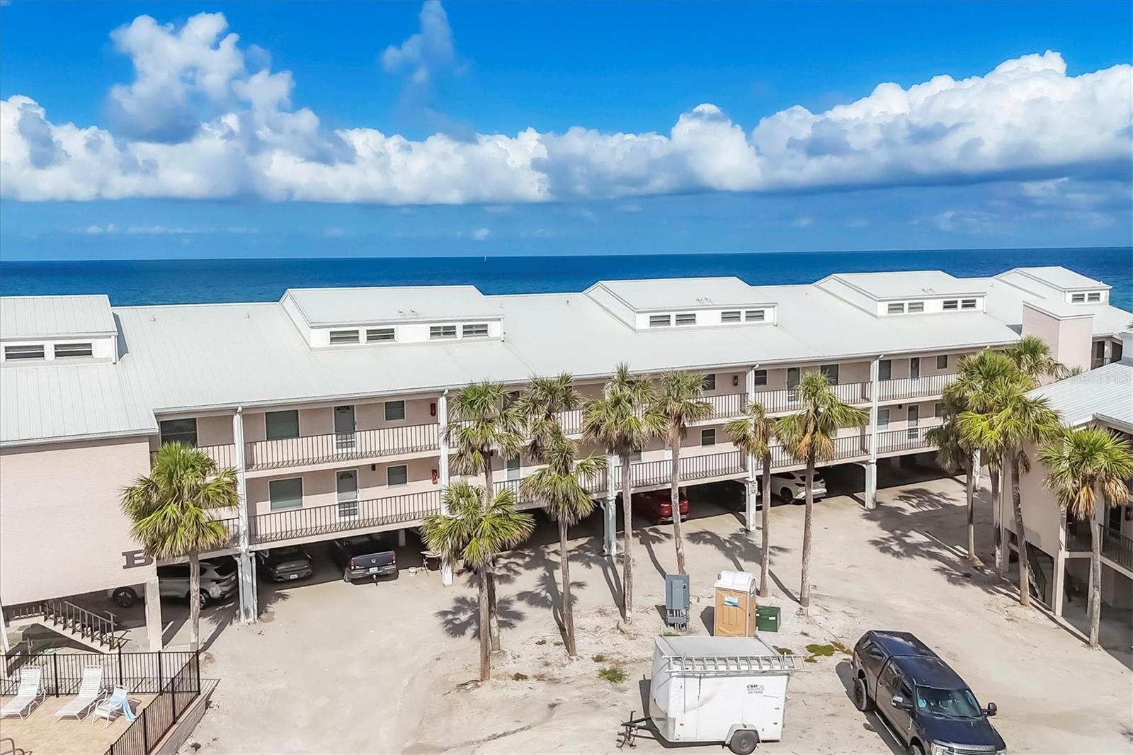 PELICAN LANDING BLDG B - Residential