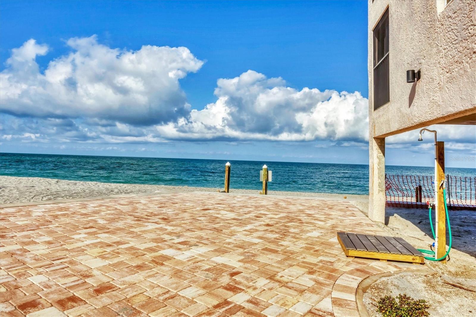 PELICAN LANDING BLDG B - Residential