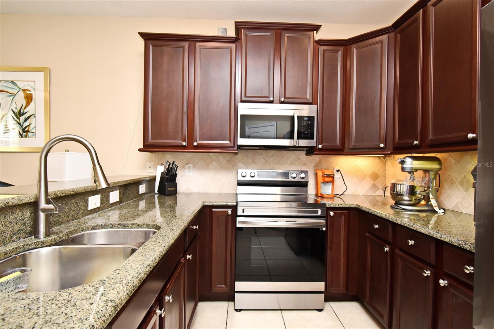 HARBOR WINDS - Residential