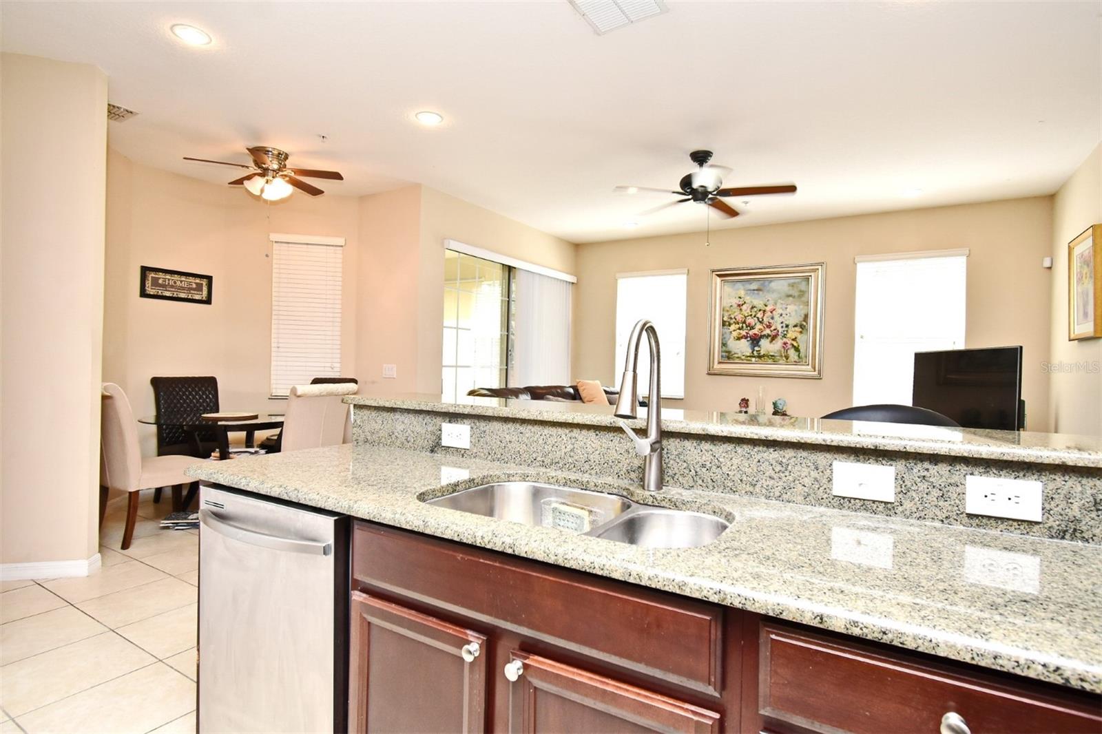 HARBOR WINDS - Residential