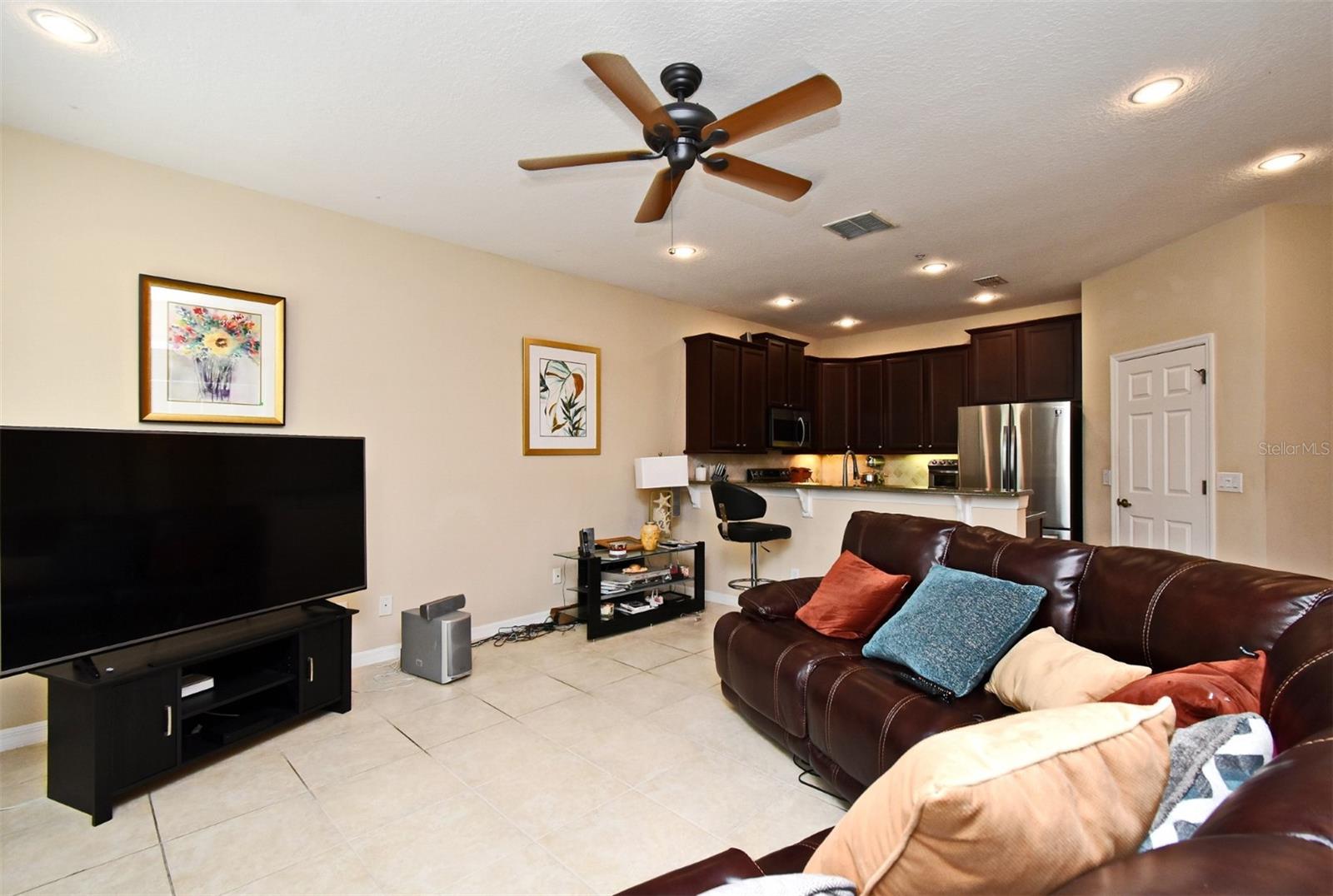 HARBOR WINDS - Residential