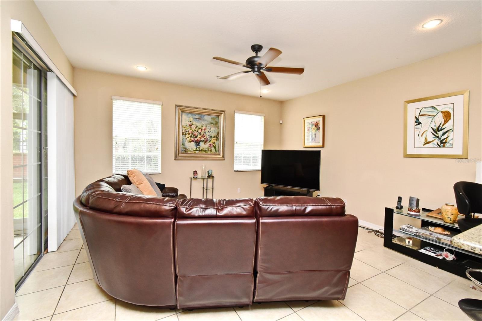 HARBOR WINDS - Residential