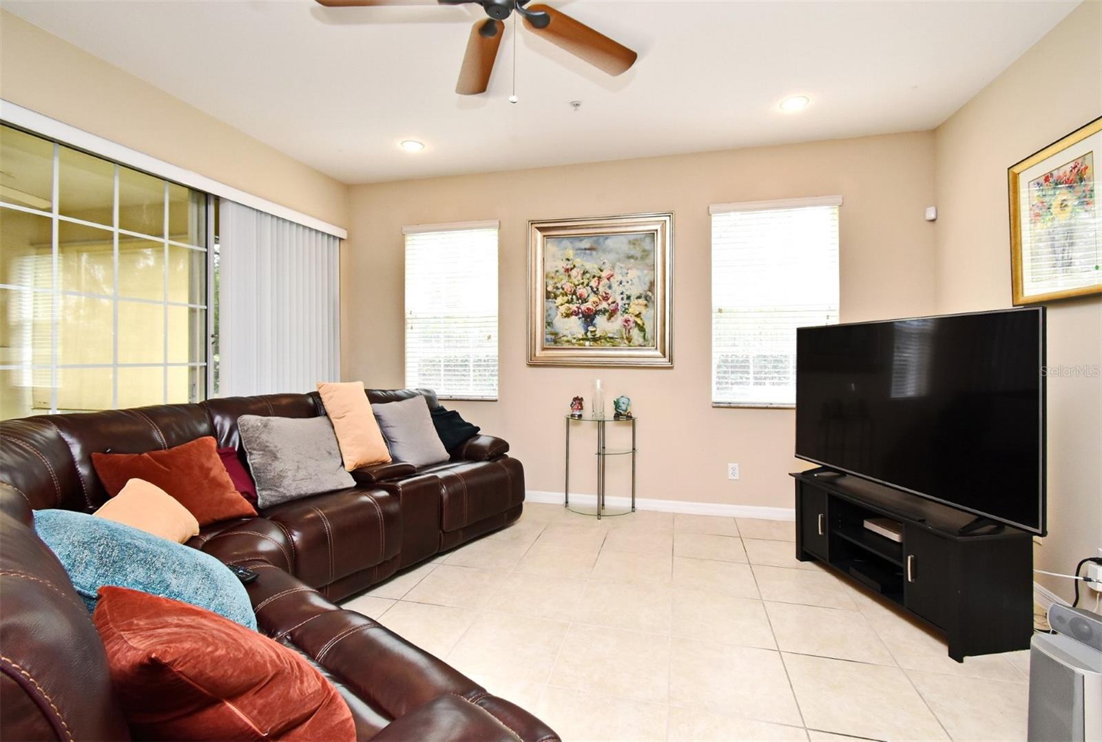 HARBOR WINDS - Residential
