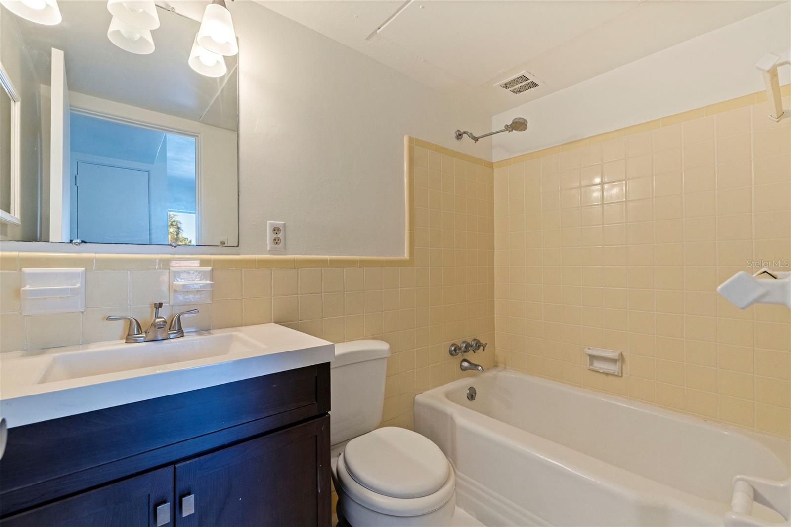 LAKE PALMS APTS CO-OP - Residential