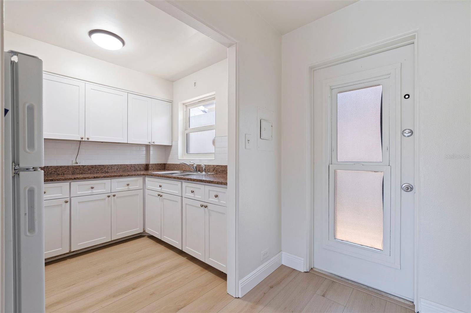 LAKE PALMS APTS CO-OP - Residential