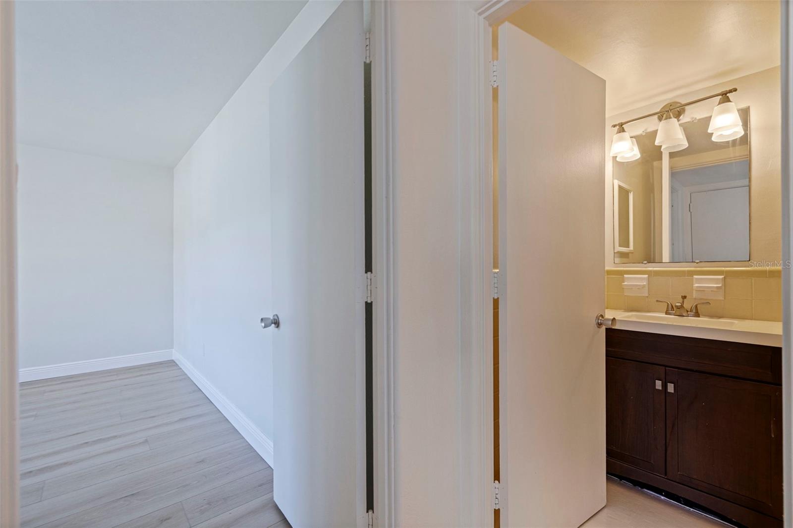 LAKE PALMS APTS CO-OP - Residential