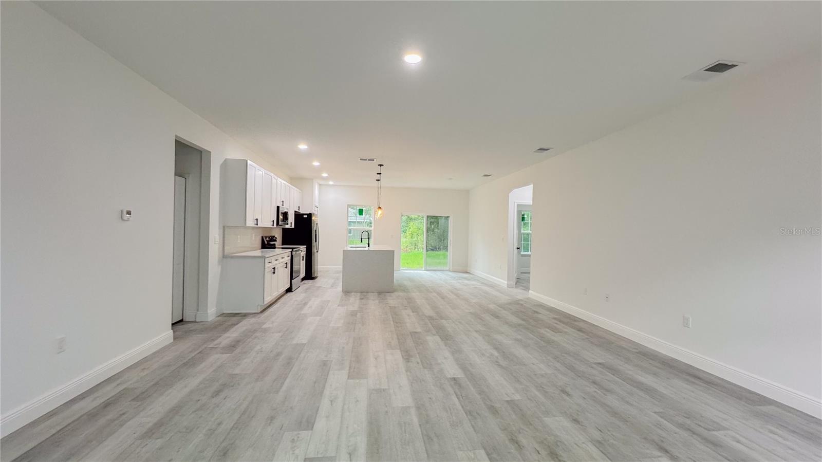 2486 W MAGENTA DRIVE