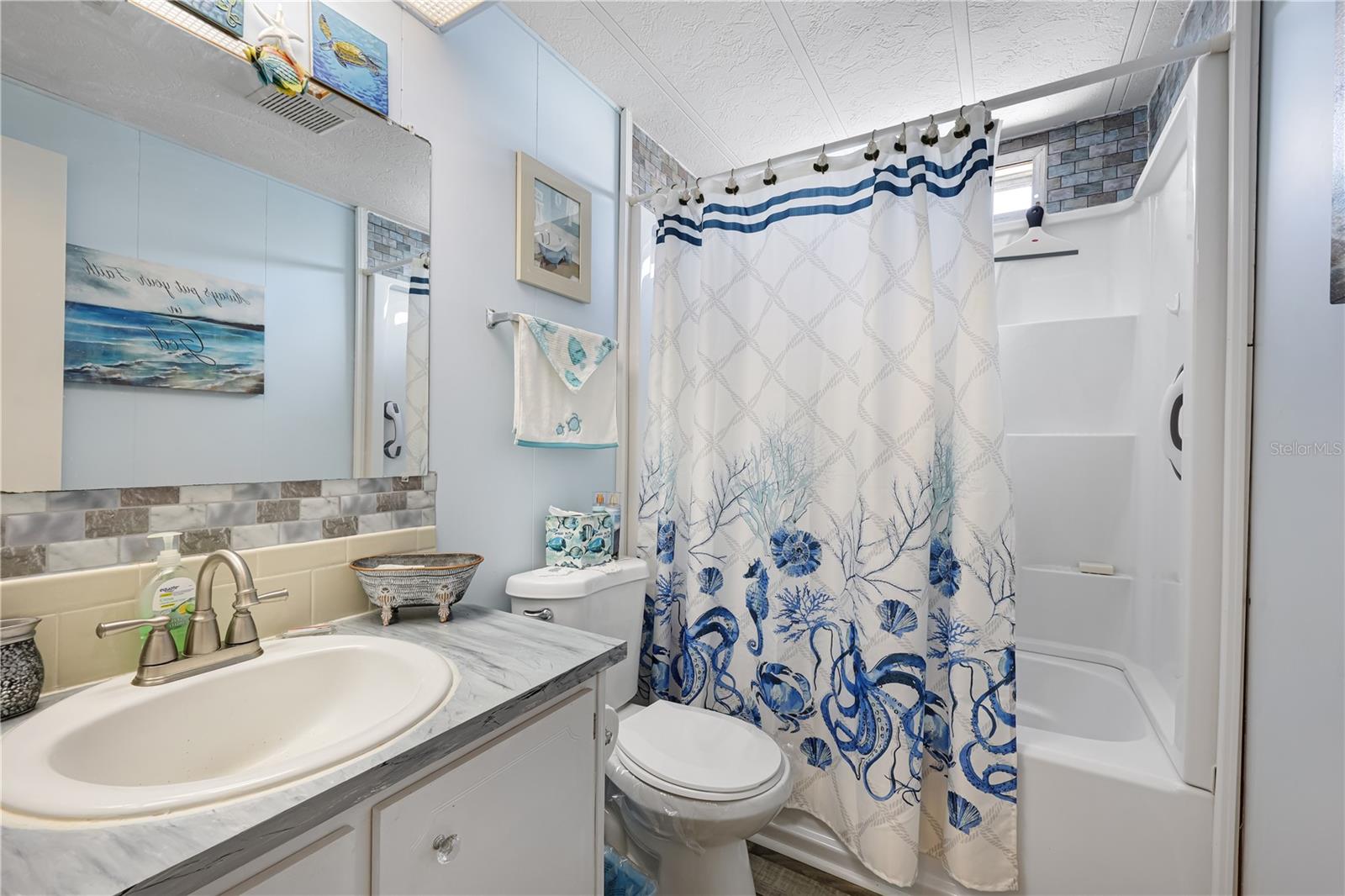 MAPLE LEAF ESTATES - Residential