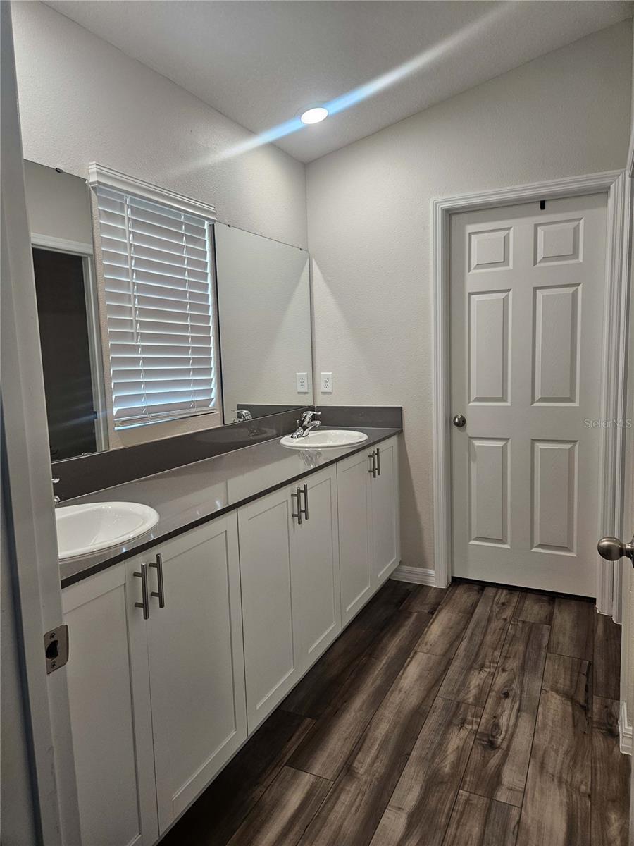 BRADBURY CRK PH I - Residential Lease